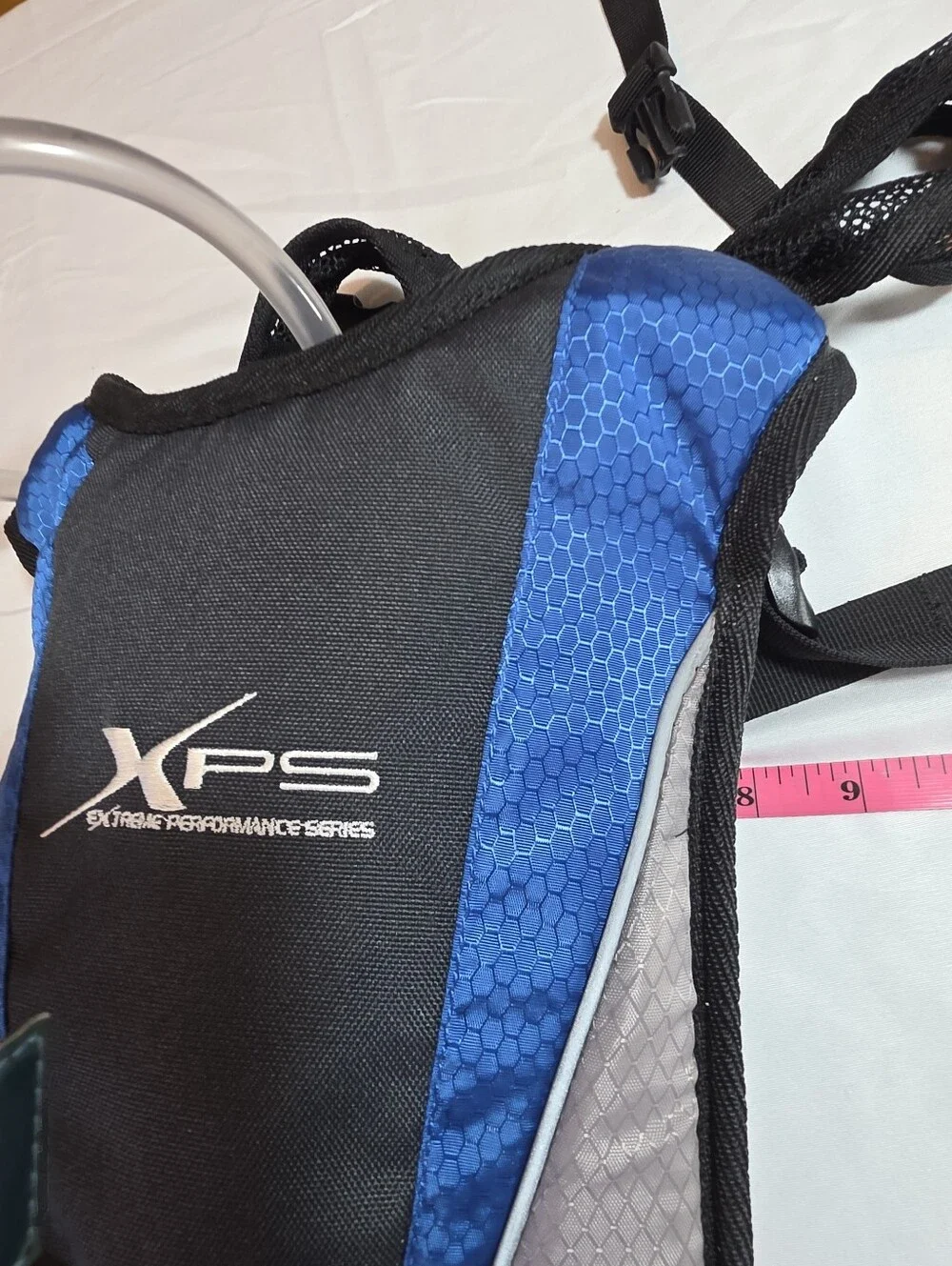 Bass Pro XPS Xtreme Performance Series 1.5 Liter Hydration Backpack Like New